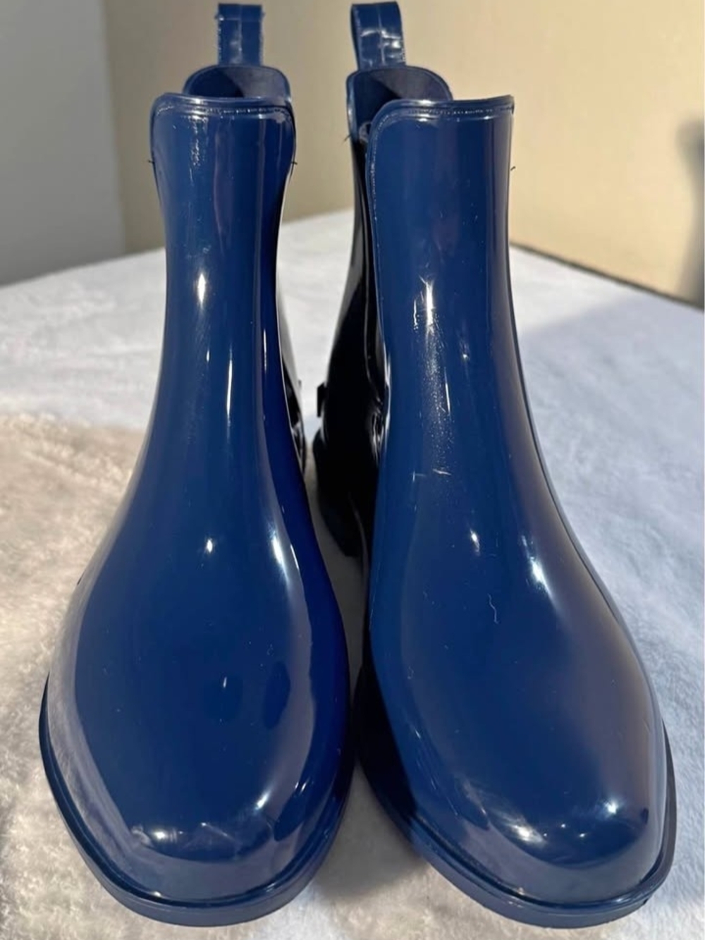 Lauren Ralph Lauren Glossy Dark Blue Ankle Rain Booties